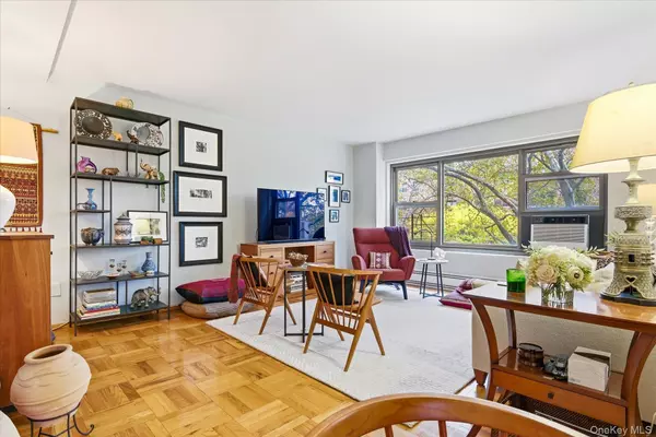 Astoria, NY 11106,33-54 Crescent ST #5B