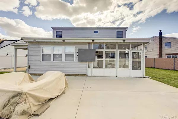 Farmingdale, NY 11735,4 Carmans CT