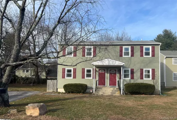 11 Park Manor CT #11, Glen Cove, NY 11542