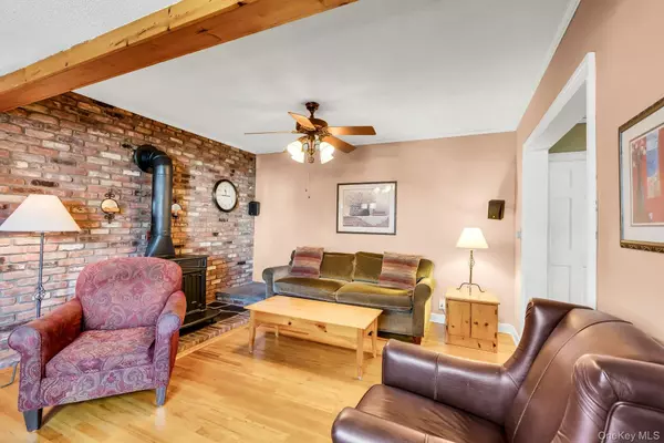 Islip Terrace, NY 11752,36 Roslyn ST