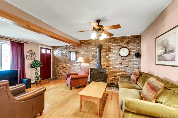 Islip Terrace, NY 11752,36 Roslyn ST