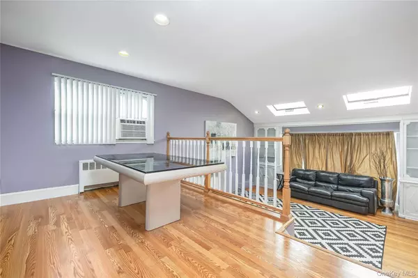 North Bellmore, NY 11710,2425 Sycamore LN