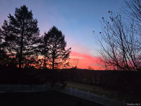 Warwick, NY 10990,31 Almond Tree LN