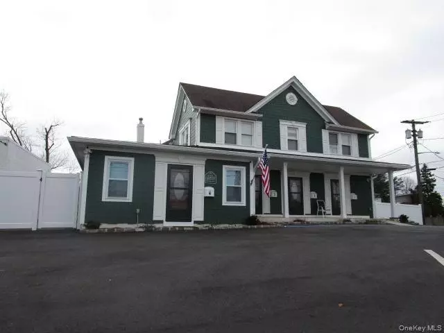 Farmingdale, NY 11735,984 Fulton ST #1