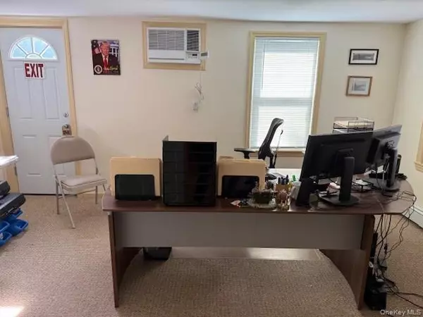 Farmingdale, NY 11735,984 Fulton ST #1