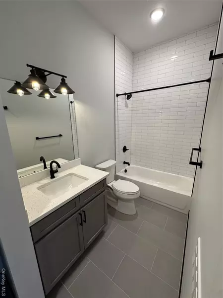 8 Forester AVE #101, Warwick, NY 10990