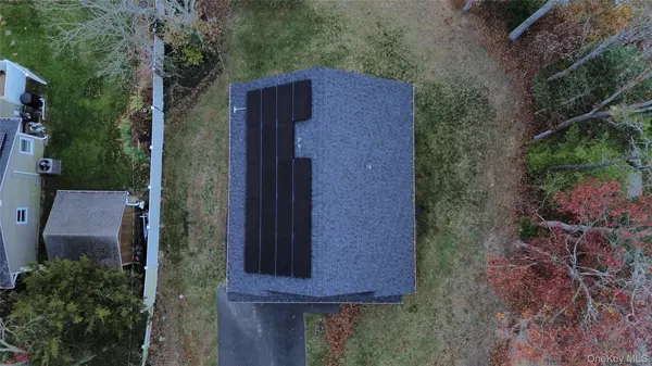 Coram, NY 11727,2 Winfield Davis DR