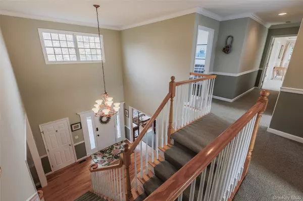 Northport, NY 11768,16 Ashley LOOP