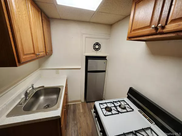 Patchogue, NY 11772,37 Jennings AVE #2