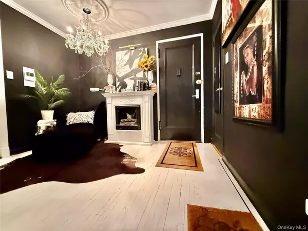 Corona, NY 11368,112-25 34th AVE #2D