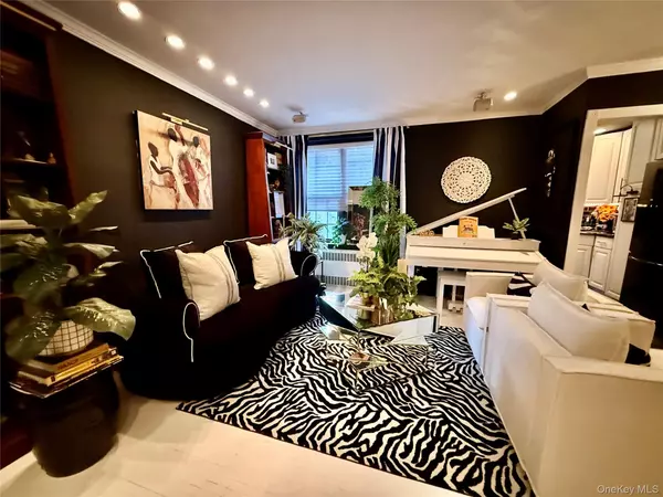 Corona, NY 11368,112-25 34th AVE #2D