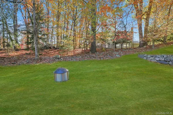 Pomona, NY 10970,2 Parkside CT