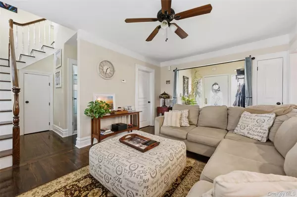 Oceanside, NY 11572,42 Homecrest CT