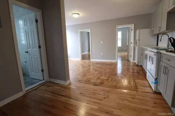 Bronx, NY 10466,4432 Edson AVE ##2