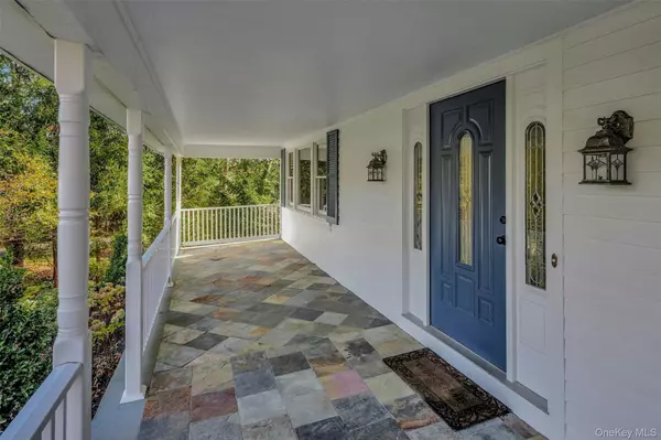 Huntington, NY 11743,43 Edcris LN