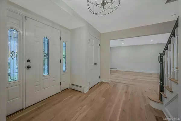 Huntington, NY 11743,43 Edcris LN