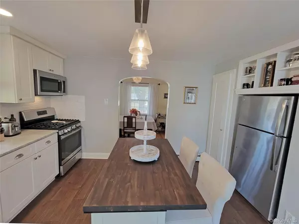 Bayport, NY 11705,76 Bayport Ave AVE