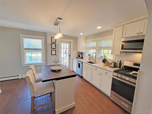 Bayport, NY 11705,76 Bayport Ave AVE