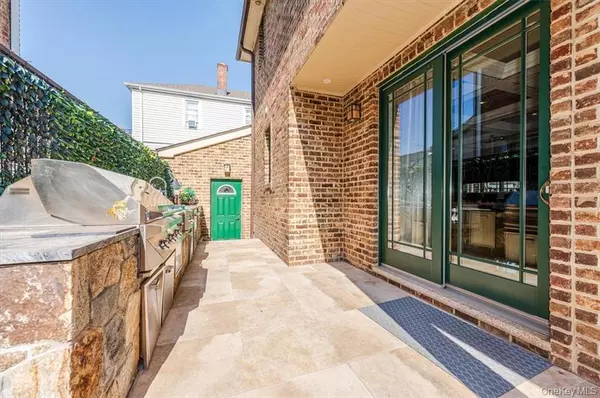 Bronx, NY 10461,1903 Tomlinson AVE