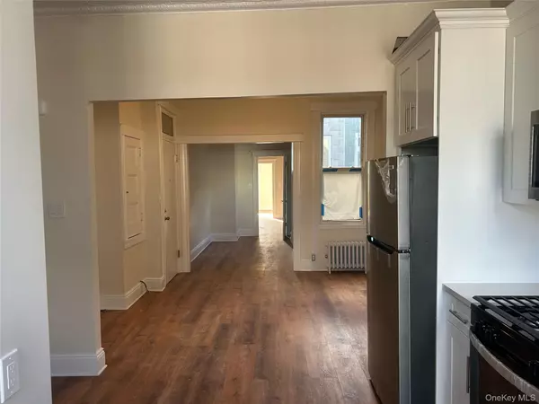 Woodhaven, NY 11421,88-23 85th ST #2L