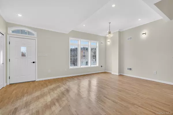 Nanuet, NY 10954,34 Alexander CT