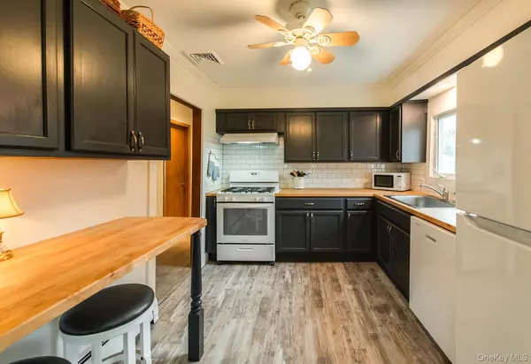 Hyde Park, NY 12538,352-354 Ruskey LN