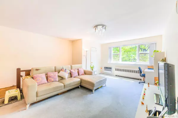 Kew Garden Hills, NY 11367,69-28 kissena BLVD #130B