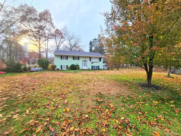 Putnam Valley, NY 10579,35 Quincy RD