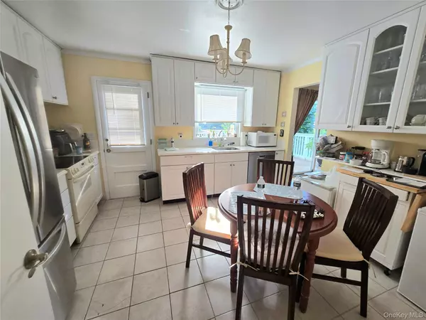 Putnam Valley, NY 10579,35 Quincy RD