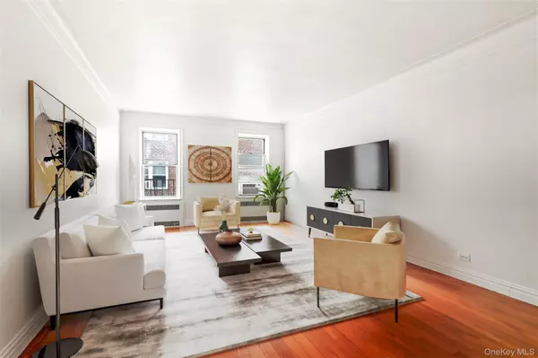 Forest Hills, NY 11375,111-39 76th RD #E7