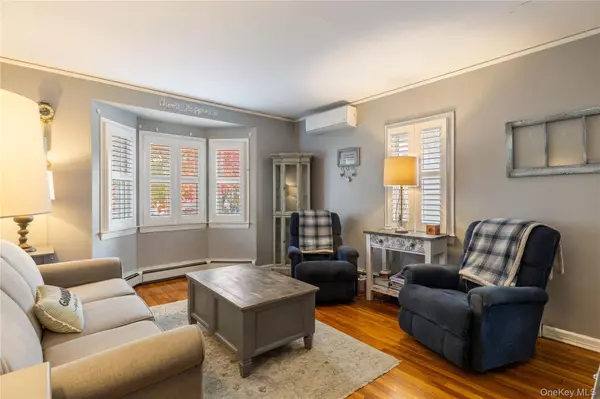 New Hyde Park, NY 11040,959 N 5th ST