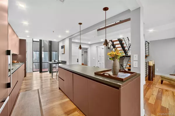 Hartsdale, NY 10530,428 Pine Grove LN