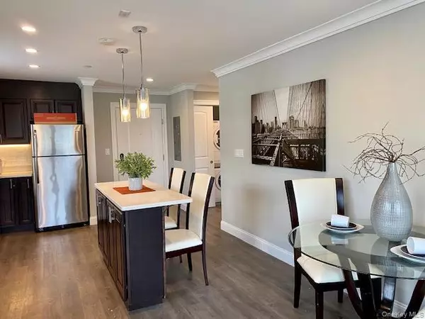 Farmingdale, NY 11735,168 Fulton ST #W205