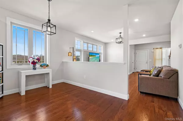 Campbell Hall, NY 10916,32 Ottaway LN