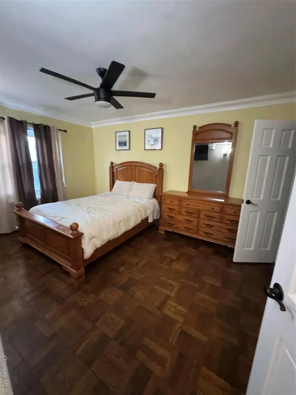 Bronx, NY 10465,753 Clarence AVE