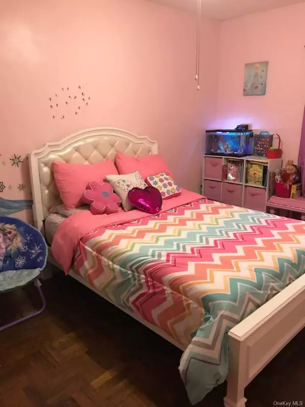 Bronx, NY 10465,753 Clarence AVE