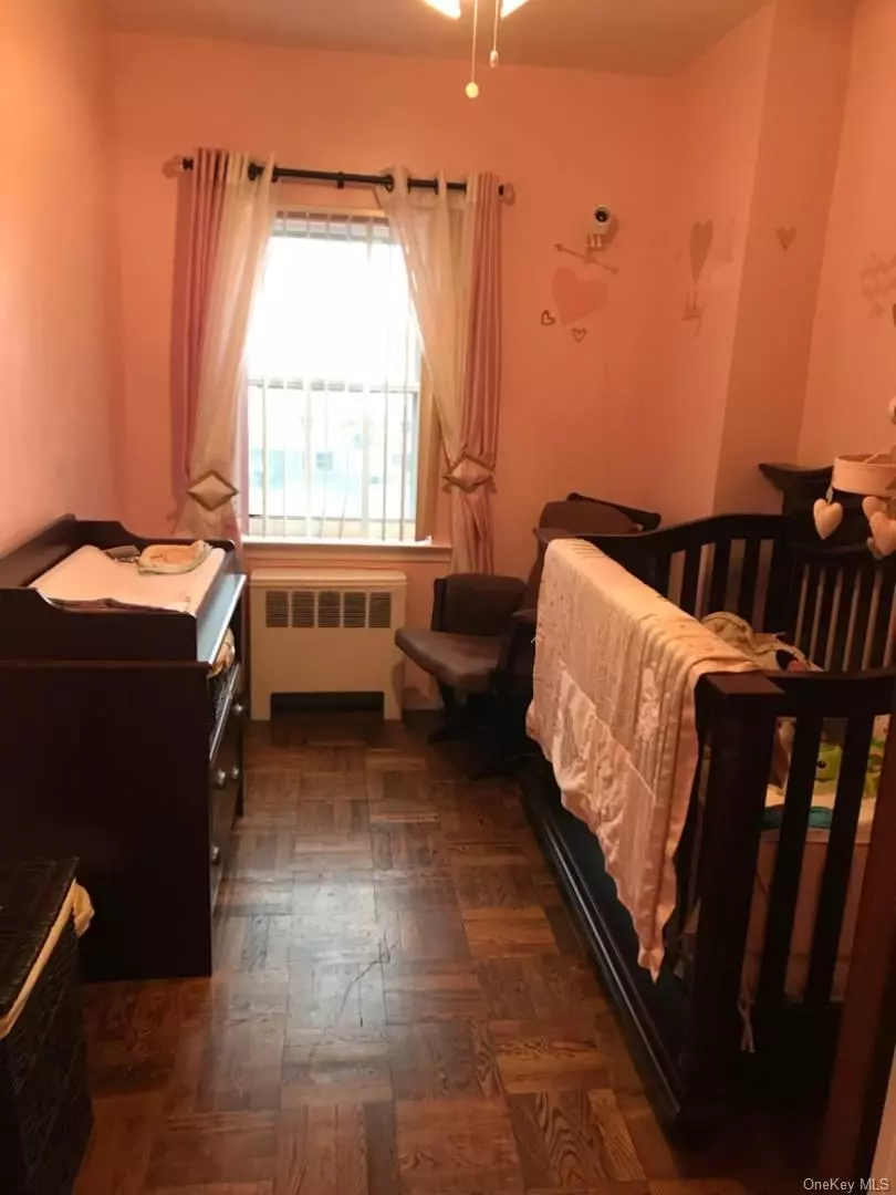 Bronx, NY 10465,753 Clarence AVE