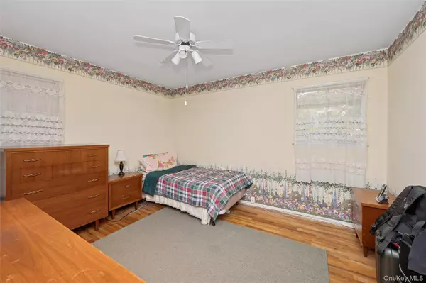 Hicksville, NY 11801,33 Grove ST