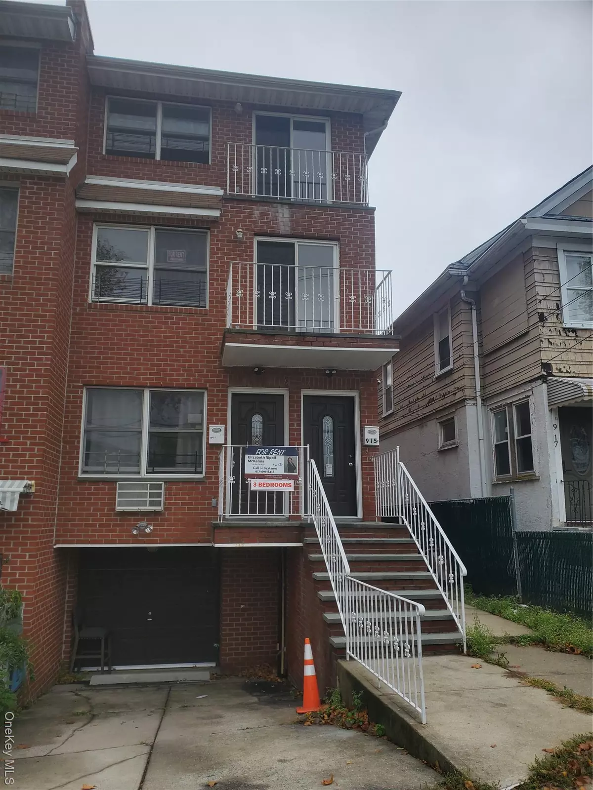 College Point, NY 11356,9-15 College Place ##1