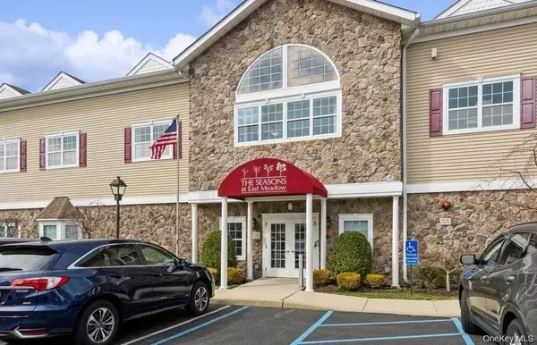 East Meadow, NY 11554,419 Autumn DR