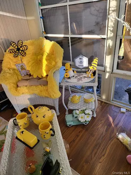 Smithtown, NY 11787,9 Mulberry DR