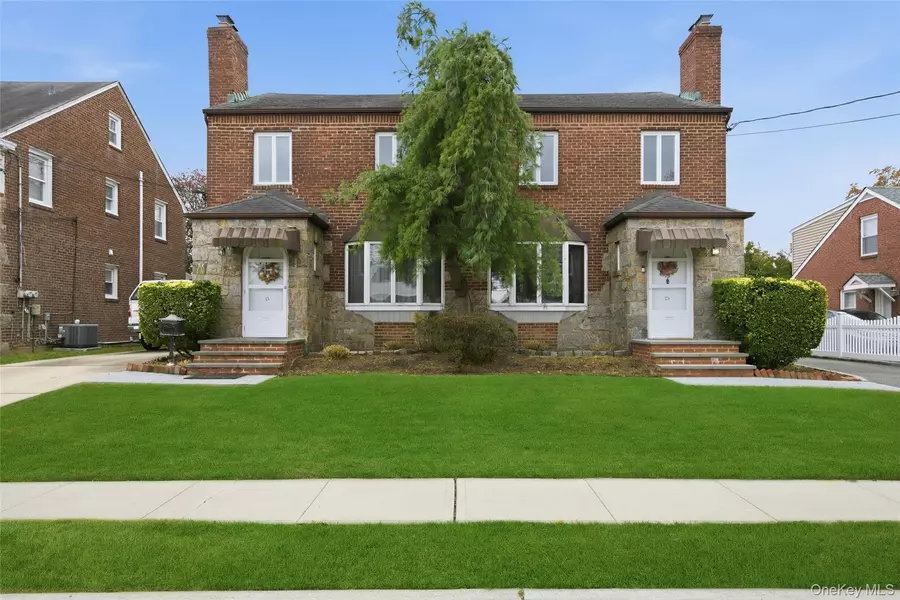 73 Sheridan AVE, Williston Park, NY 11596