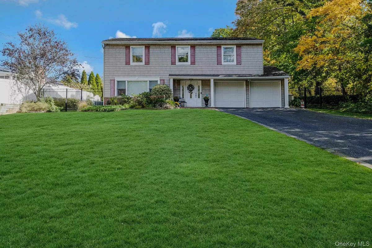 Lake Grove, NY 11755,89 Walnut ST