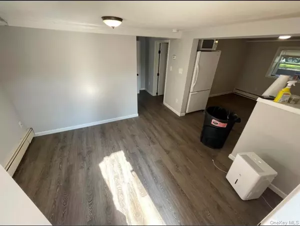 West Babylon, NY 11704,15 Hawthorne AVE #1