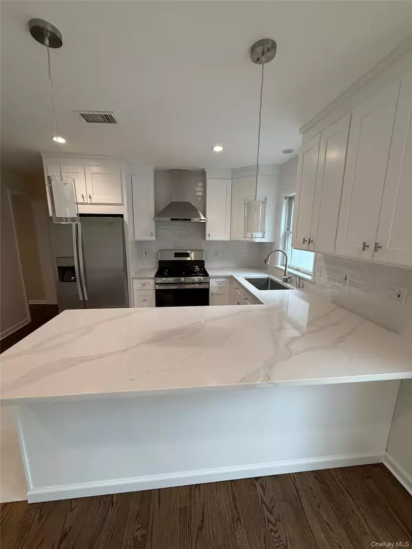 Harrison, NY 10528,114 Sterling AVE