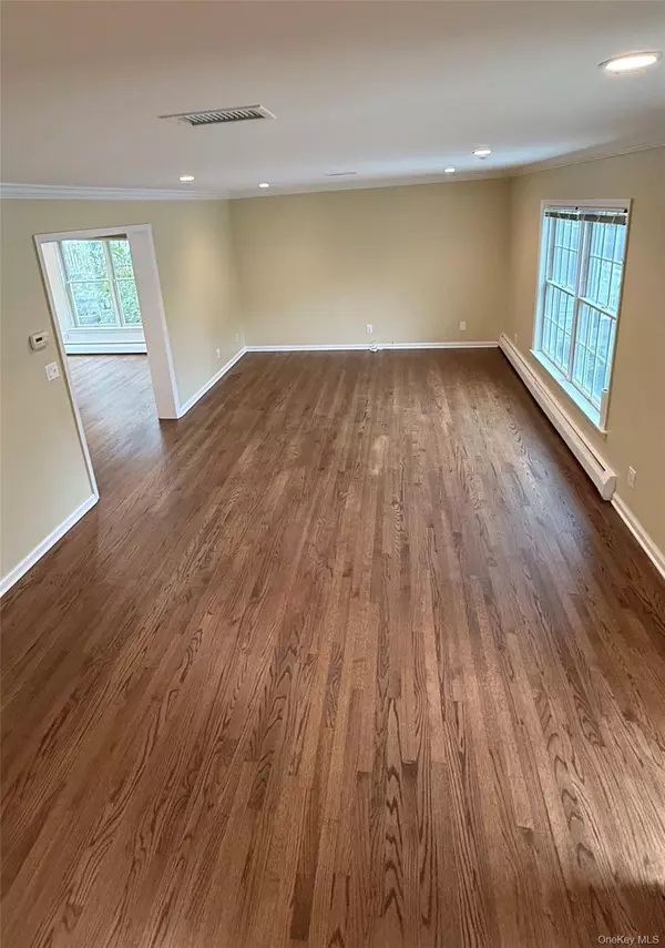 Harrison, NY 10528,114 Sterling AVE