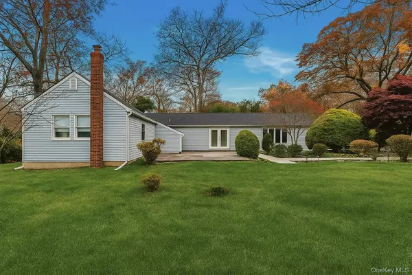 Ridge, NY 11961,37 Pond LN