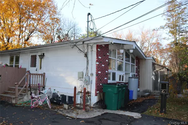 Nanuet, NY 10954,5 Carrie LN