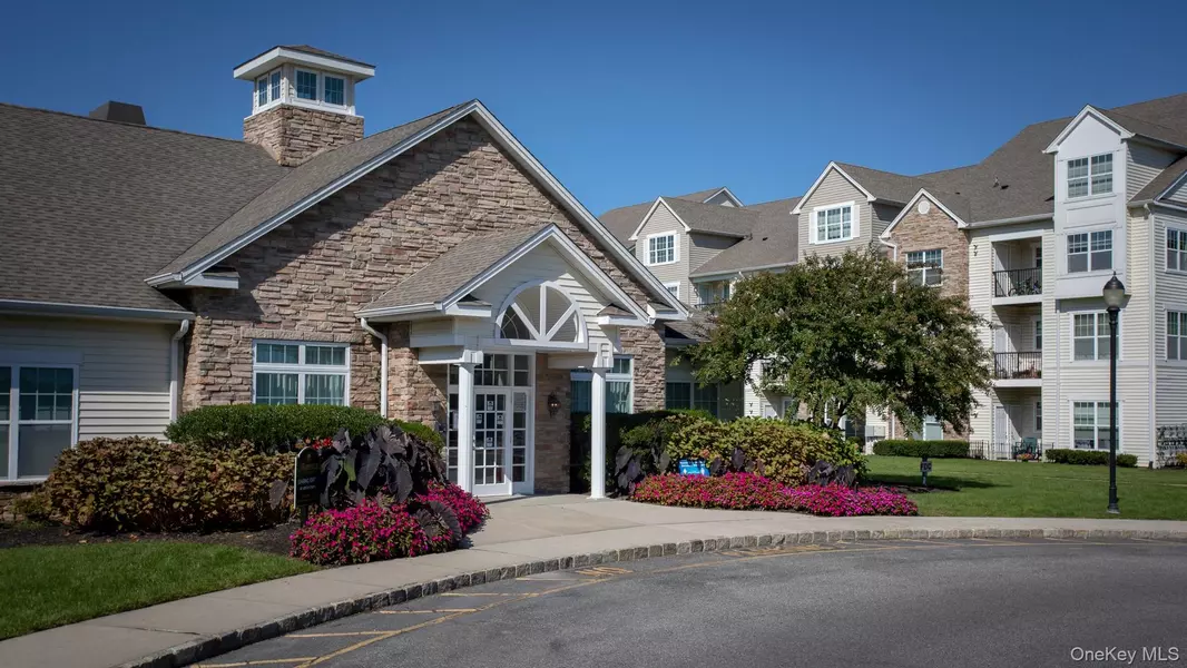 1 Pond RD #7-711, Coram, NY 11727