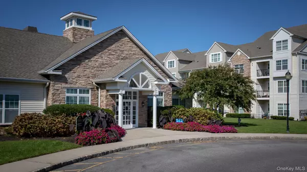 1 Pond RD #7-711, Coram, NY 11727